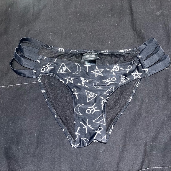 Midnight Hour Other - Midnight hour hot topic witch Black White Graphic Bikini Bottom size xs